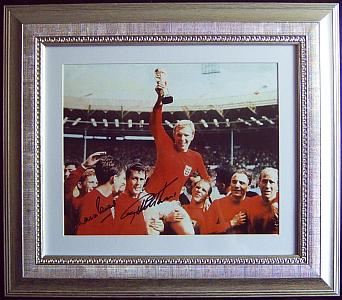 1966 England World Cup Winners - Hurst And Peters